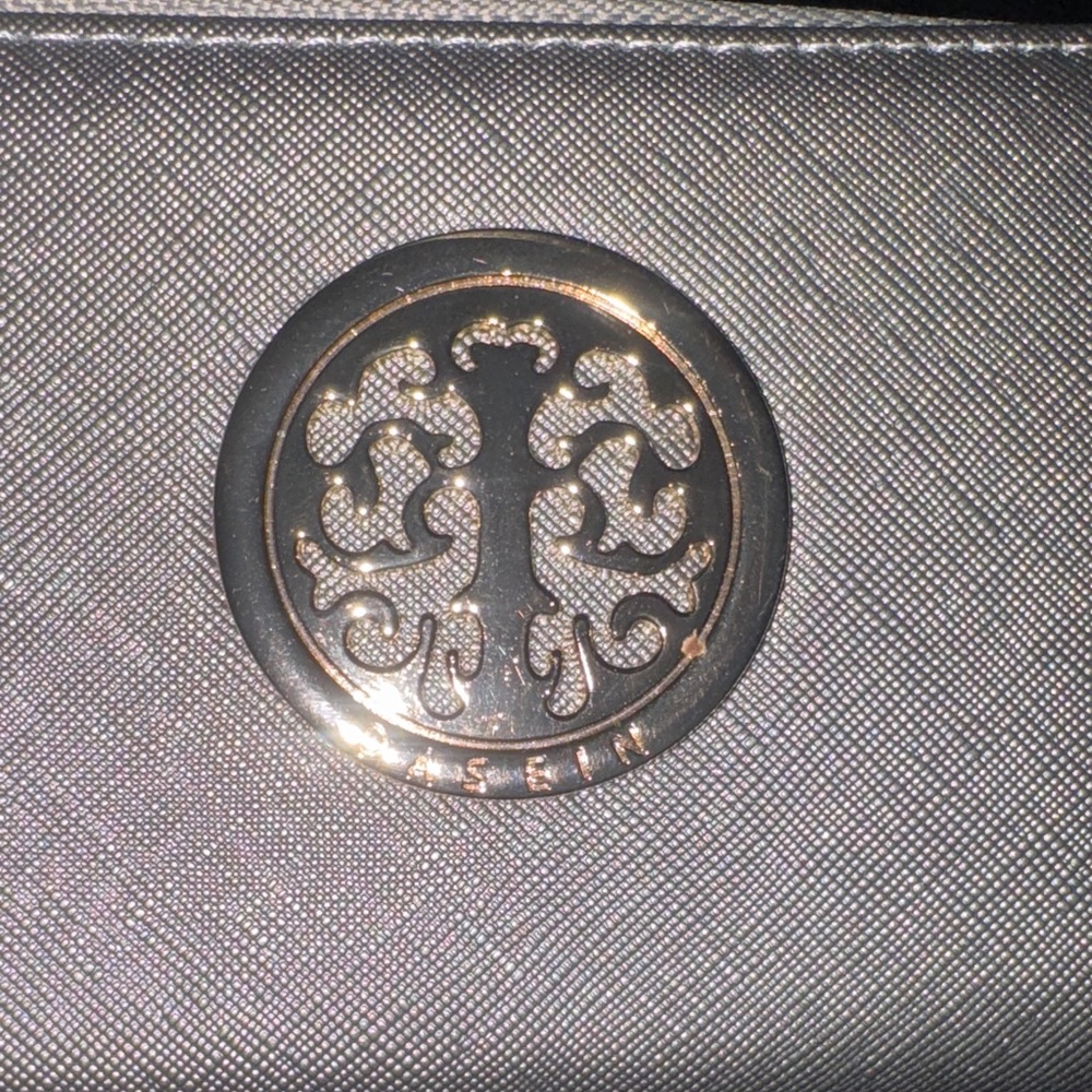 Dasein Elegant Silver & Gold Zip Around Full Size Wristlet NWOT - Picture 16 of 16